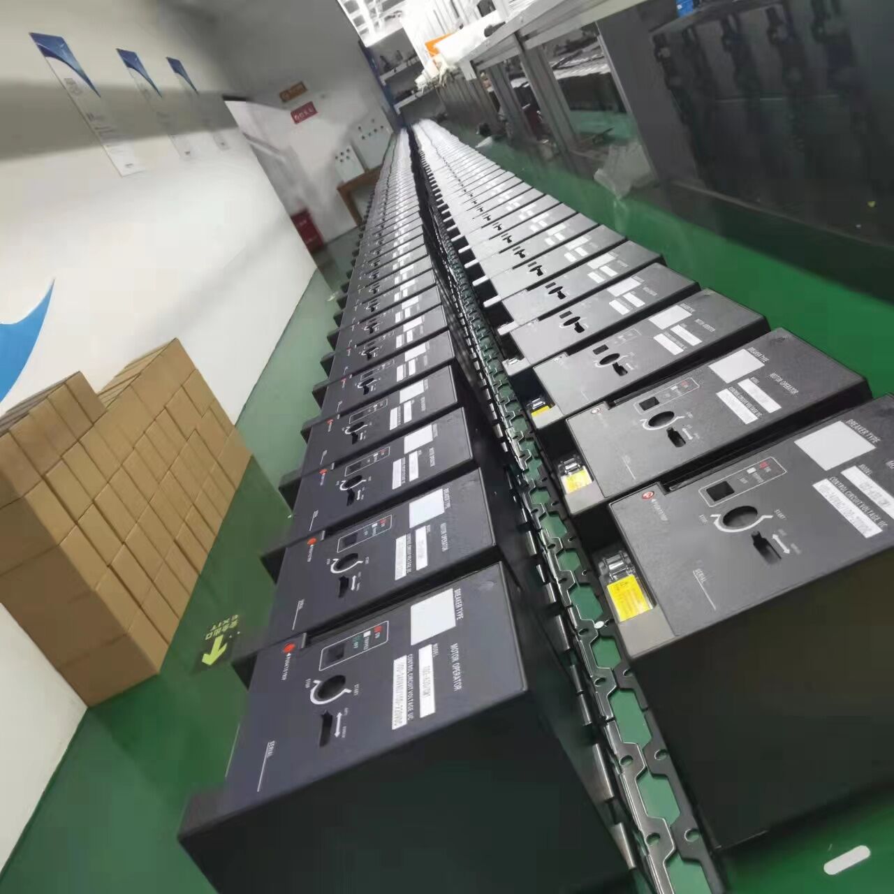 WHK8KHYB0WBQ_L717_76O`D